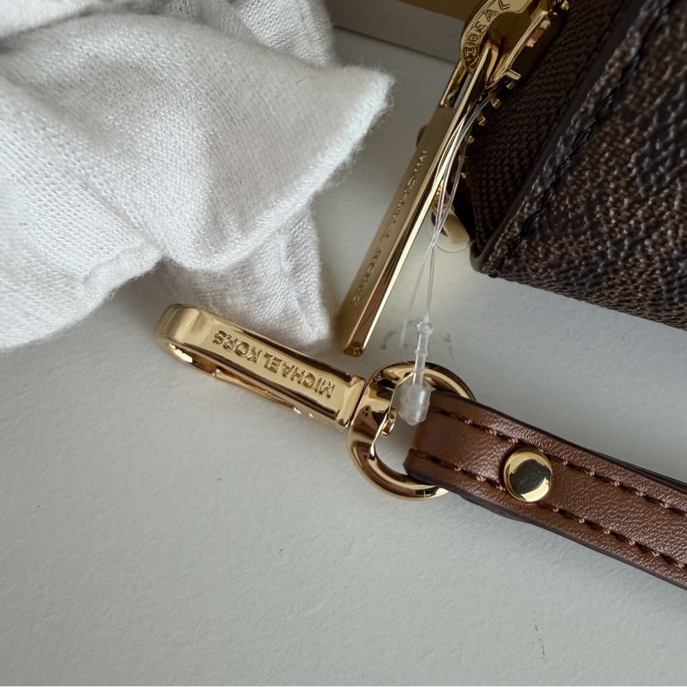 NWT Michael Kors continental Wallet - Picture 5 of 13